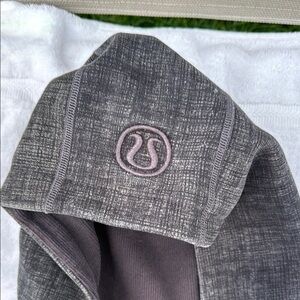 Lululemon Athletica Gray Men’s Zip-Up hooded sweatshirt. 100% cotton